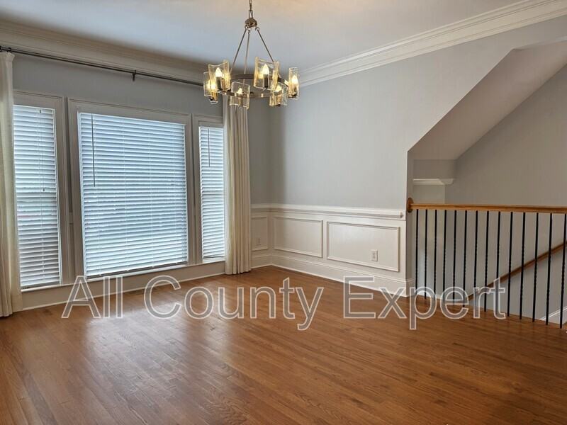 871 Lenox Ct Ne - Photo 5 of 36