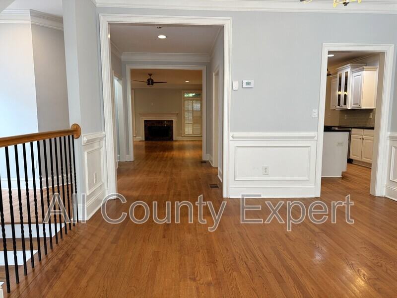 871 Lenox Ct Ne - Photo 6 of 36