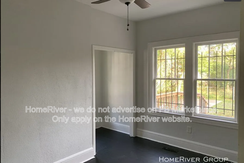 811 Broxton St - Photo 3 of 9