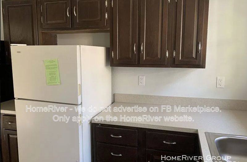 811 Broxton St - Photo 4 of 9