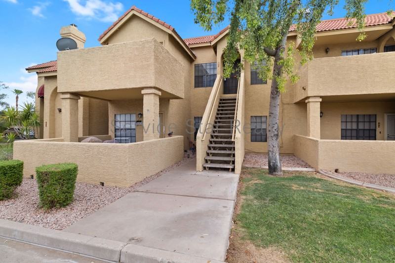 1126 W Elliot Rd #2012