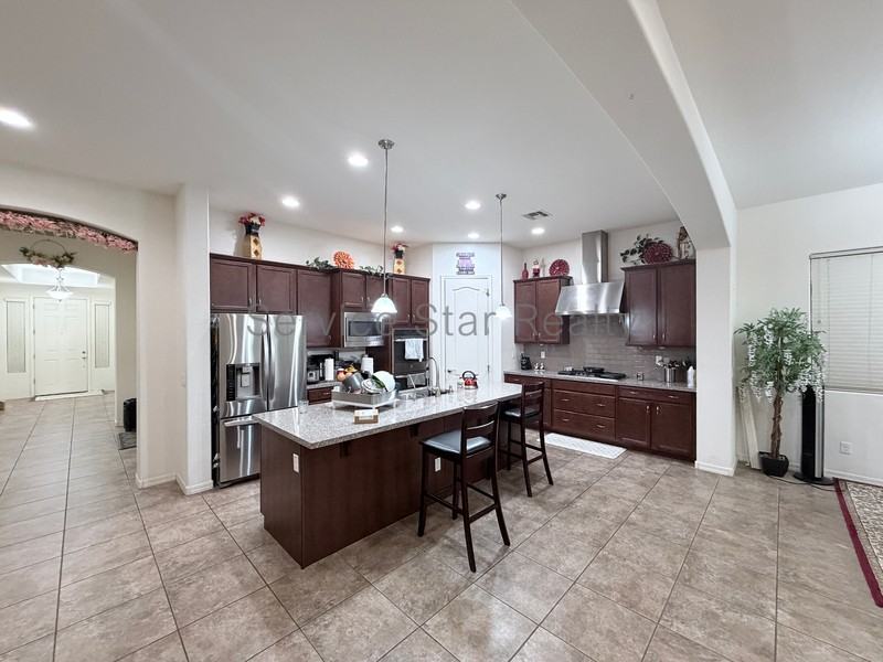 4123 E Zion Pl - Photo 2 of 7