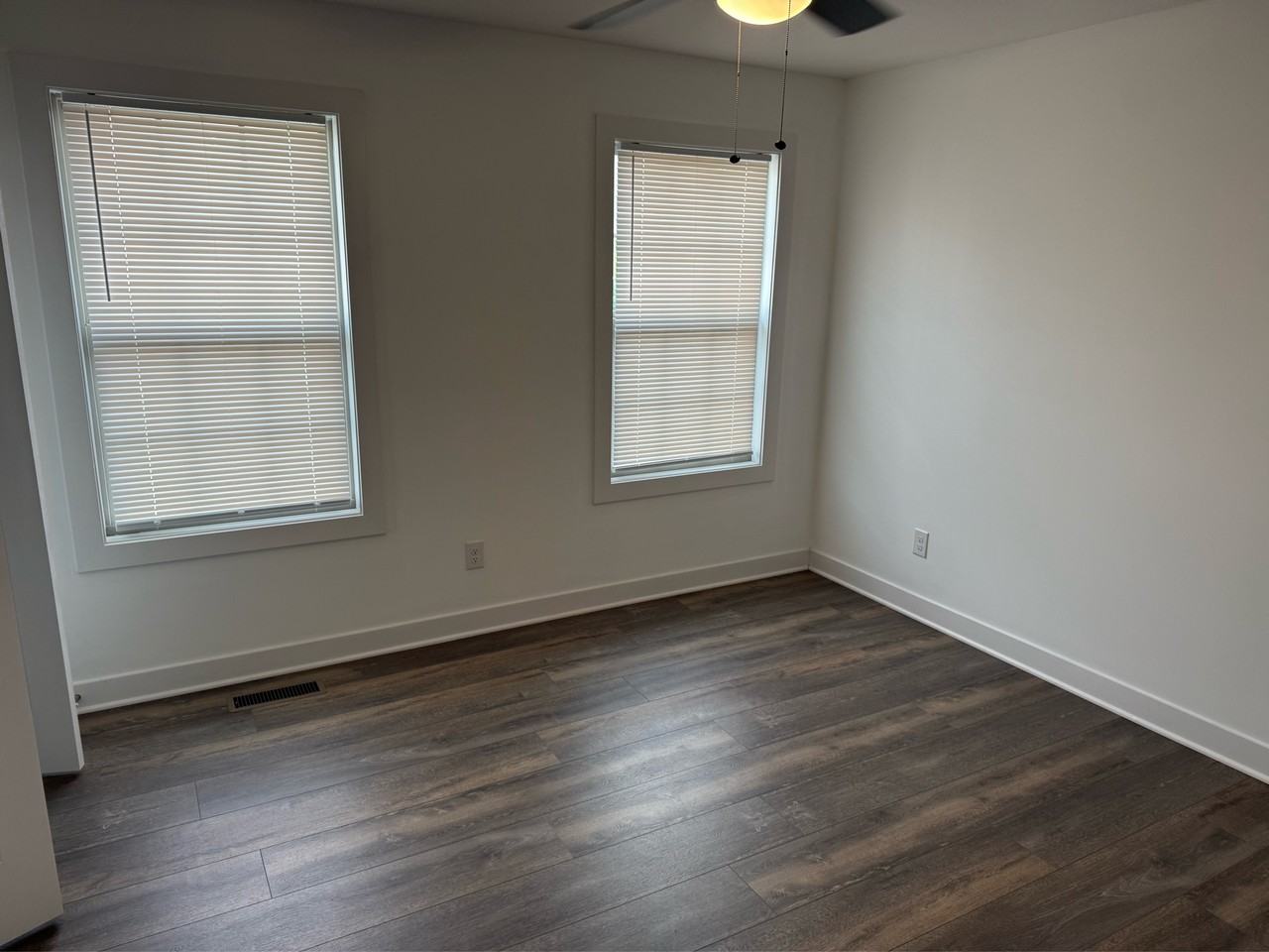 703 East Mount Vernon Street - Photo 4 of 10