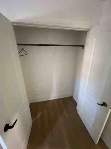 2294 Lake Shore Boulevard West - Photo 3 of 9