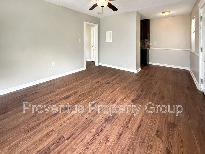 4 Rowland Ct #B - Photo 2 of 8