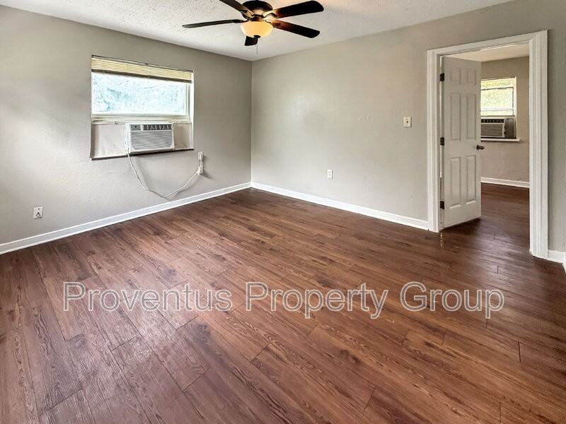 4 Rowland Ct #B - Photo 6 of 8