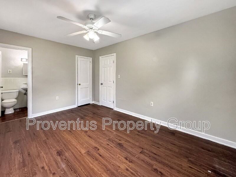 4 Rowland Ct #B - Photo 7 of 8