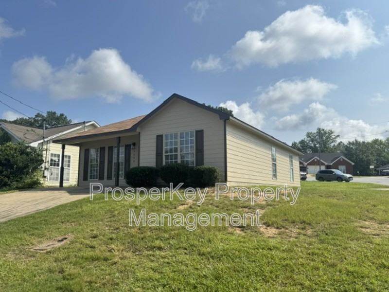 2208 Summerwind Dr - Photo 2 of 17