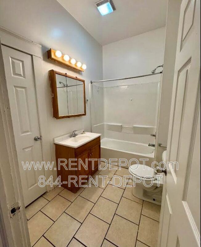 821 E Gum St - Photo 6 of 11