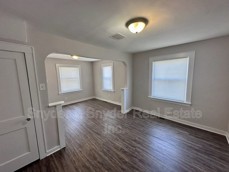 89 2nd Ave - Photo 4 of 5