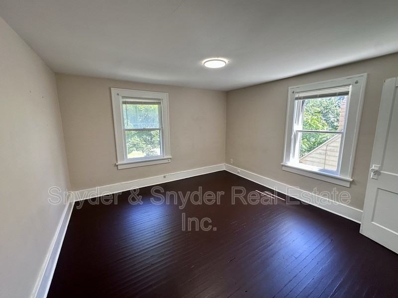 700 Noble Ave - Photo 7 of 19