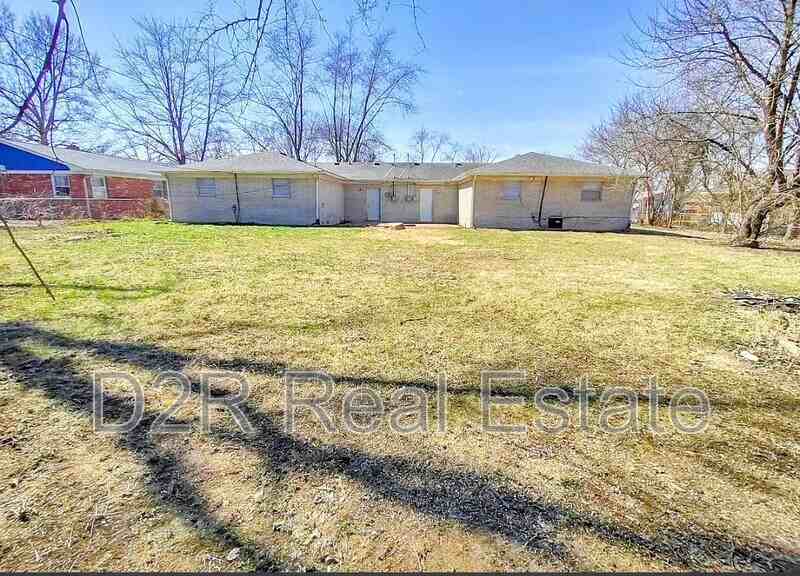 7819 Southfield Dr - Photo 2 of 13