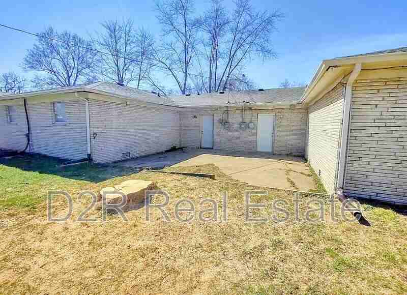 7819 Southfield Dr - Photo 3 of 13