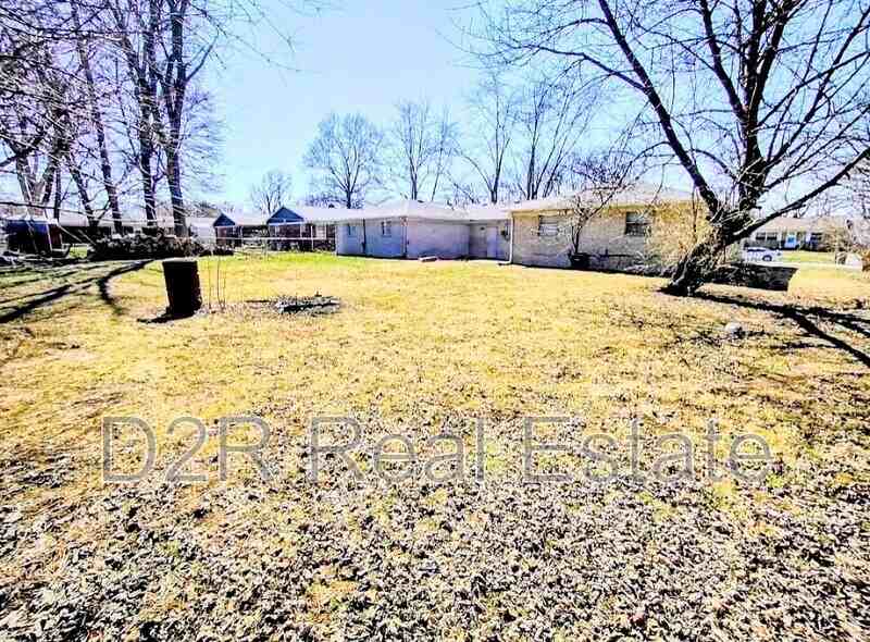 7819 Southfield Dr - Photo 5 of 13