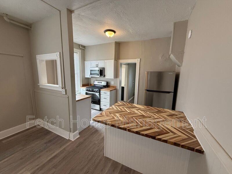 552 Pershing Ave #1 - Photo 2 of 22