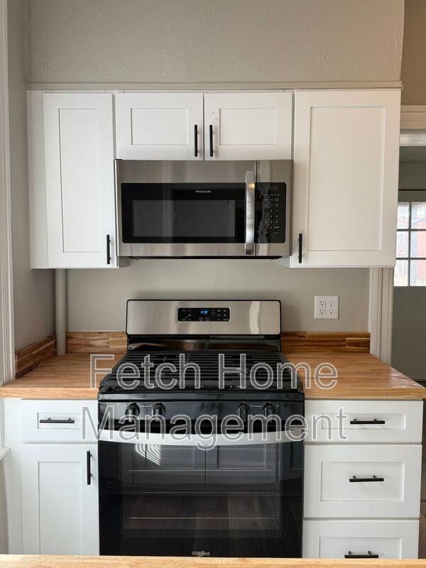 552 Pershing Ave #1 - Photo 6 of 22
