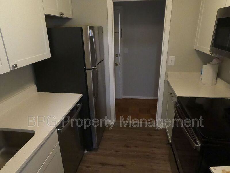 394 Jackson St #106 - Photo 2 of 14