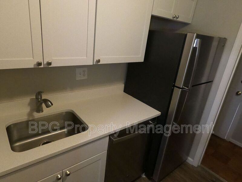 394 Jackson St #106 - Photo 3 of 14