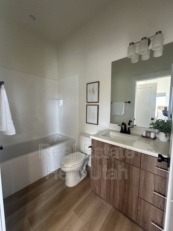 7846 S Holden St #1B - Photo 7 of 9
