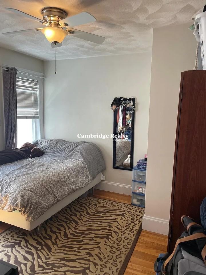 27 Willard St #1 - Photo 4 of 7