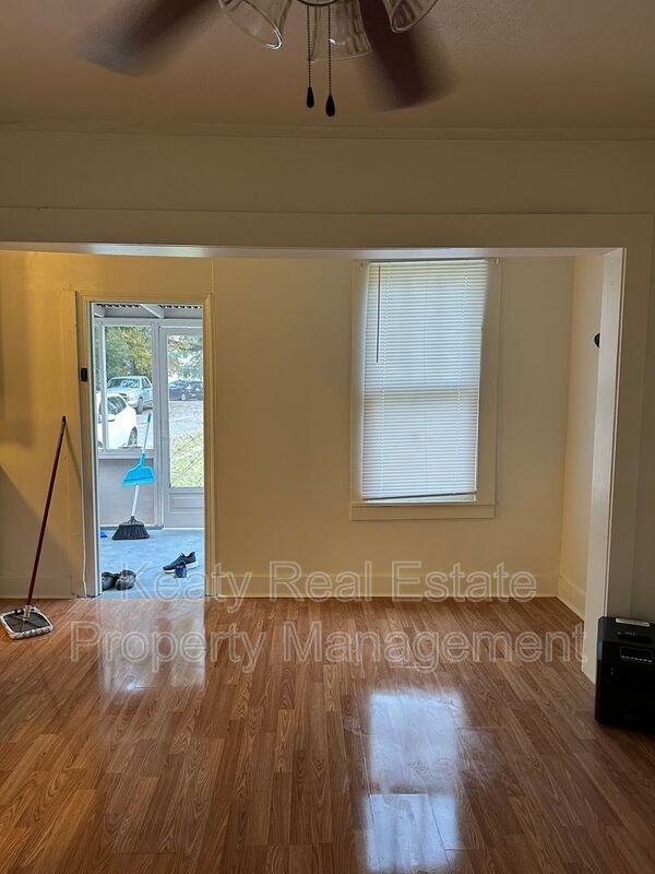 419 Charles St - Photo 2 of 8