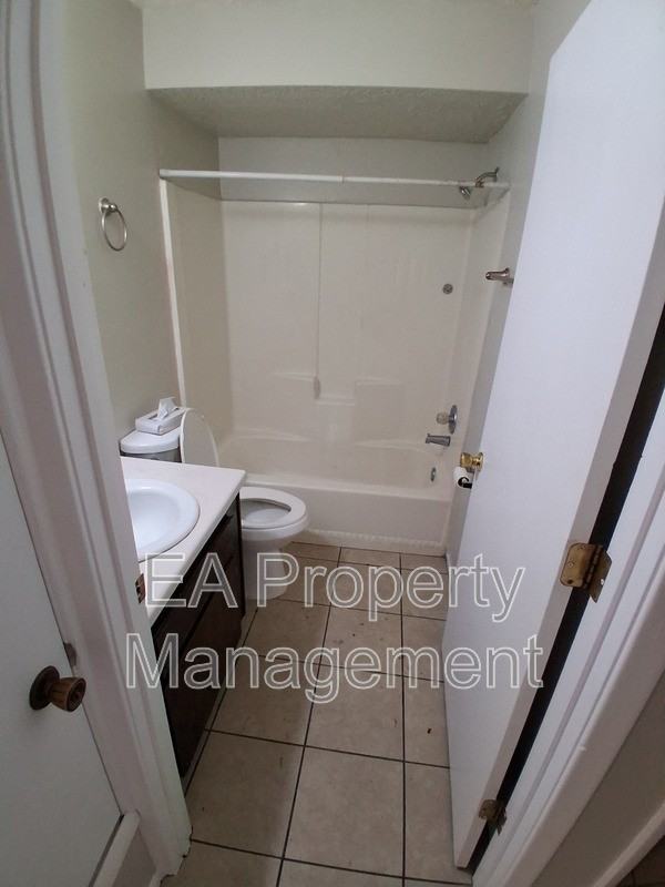 433 Louisiana Blvd Se #1 - Photo 3 of 7