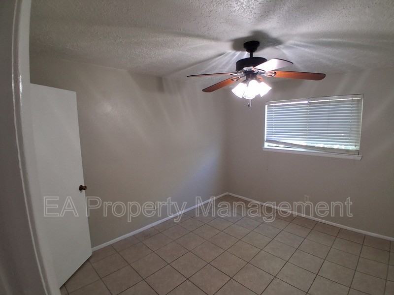 433 Louisiana Blvd Se #1 - Photo 4 of 7
