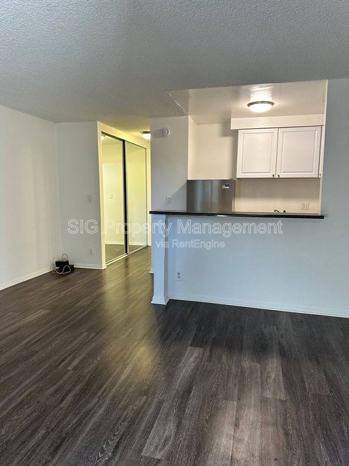 650 N Oakland Ave #108 - Photo 6 of 10
