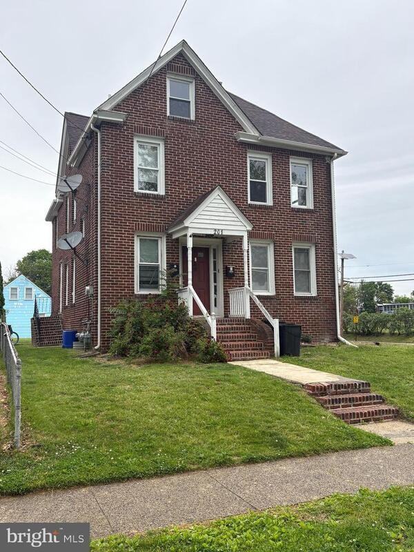201 W Lincoln Ave