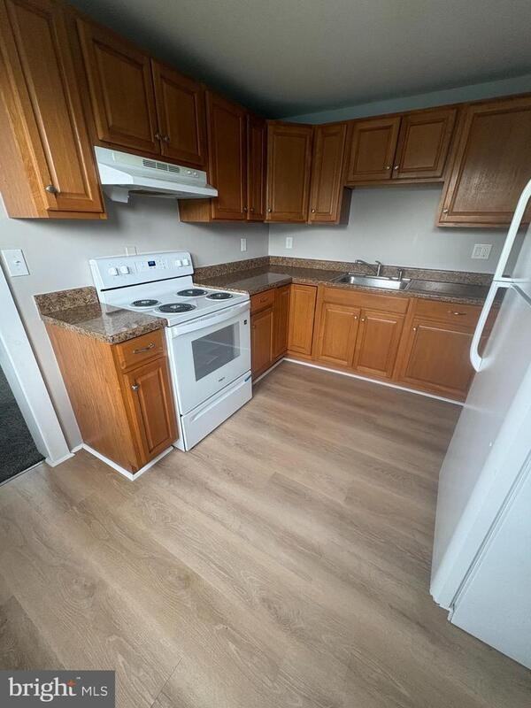 201 W Lincoln Ave - Photo 2 of 10