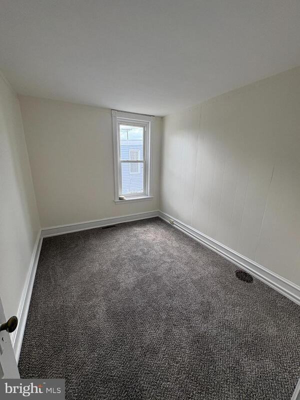 604 Hunter St - Photo 5 of 9