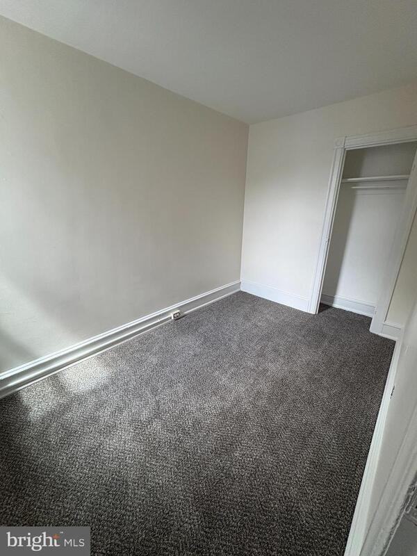604 Hunter St - Photo 6 of 9