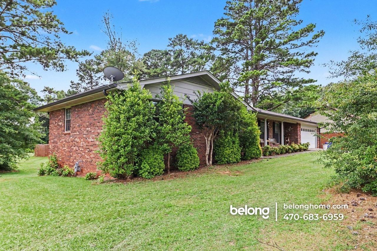 135 Marilyn Dr E - Photo 4 of 16