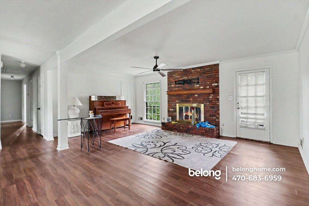 135 Marilyn Dr E - Photo 5 of 16