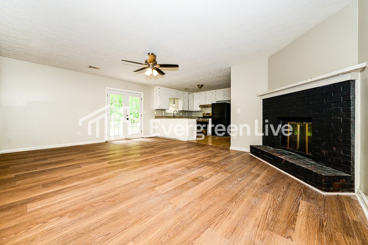 3687 Salem Dr - Photo 2 of 15