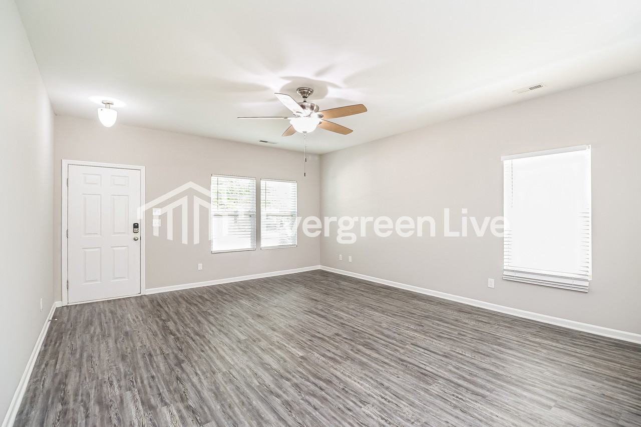 1041 Joselynn Dr - Photo 5 of 10