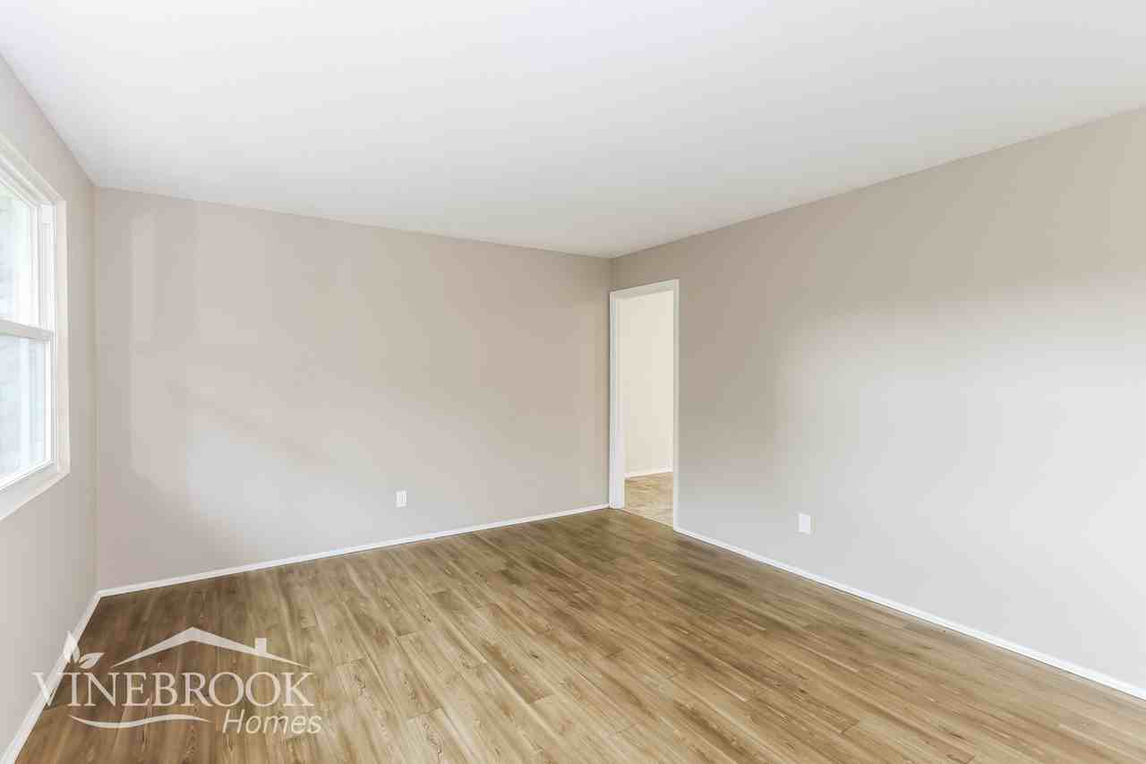 3621 Lexington Dr - Photo 5 of 15