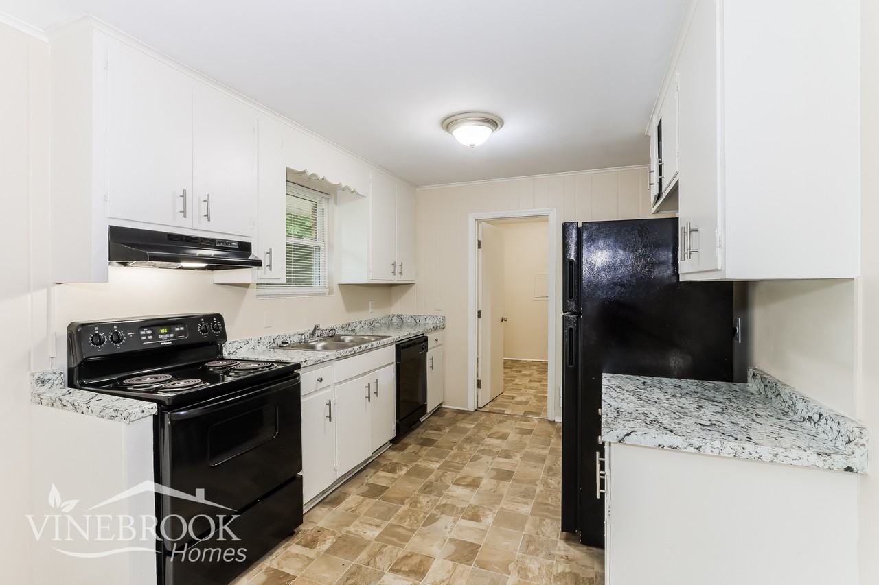 3621 Lexington Dr - Photo 6 of 15