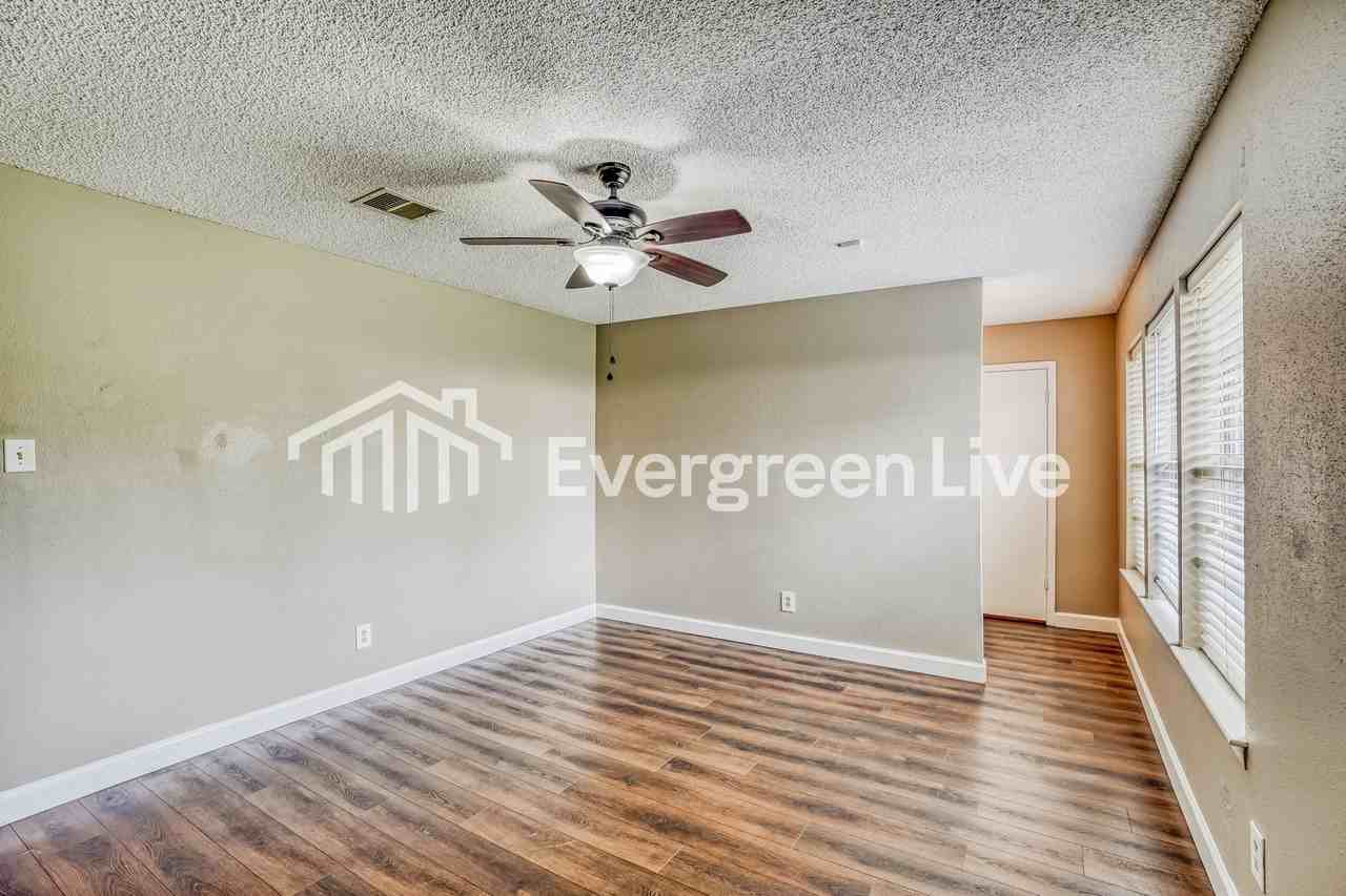 10923 Sageyork Dr - Photo 7 of 15