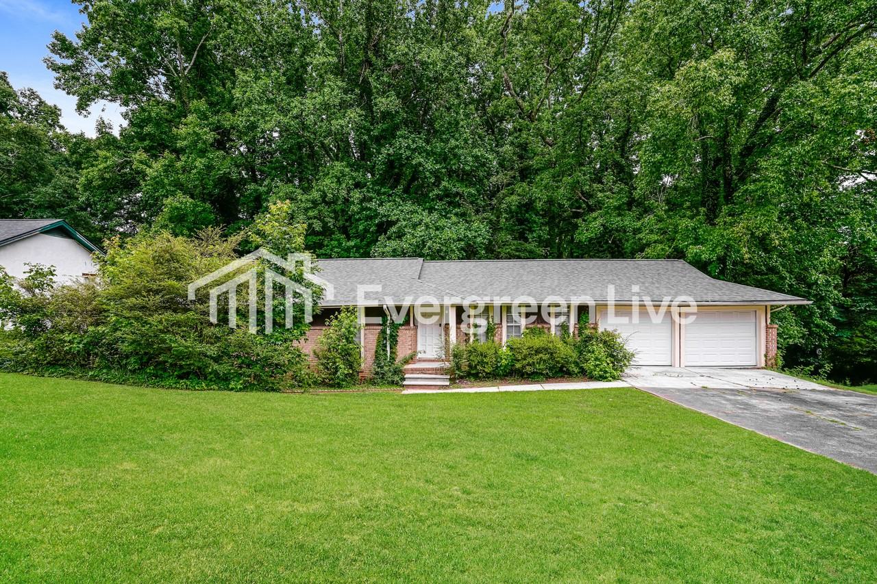 4844 Zinzendorf Dr - Photo 2 of 14