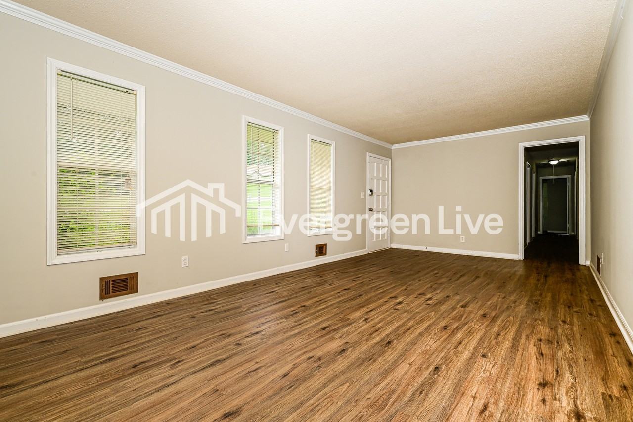 4844 Zinzendorf Dr - Photo 3 of 14