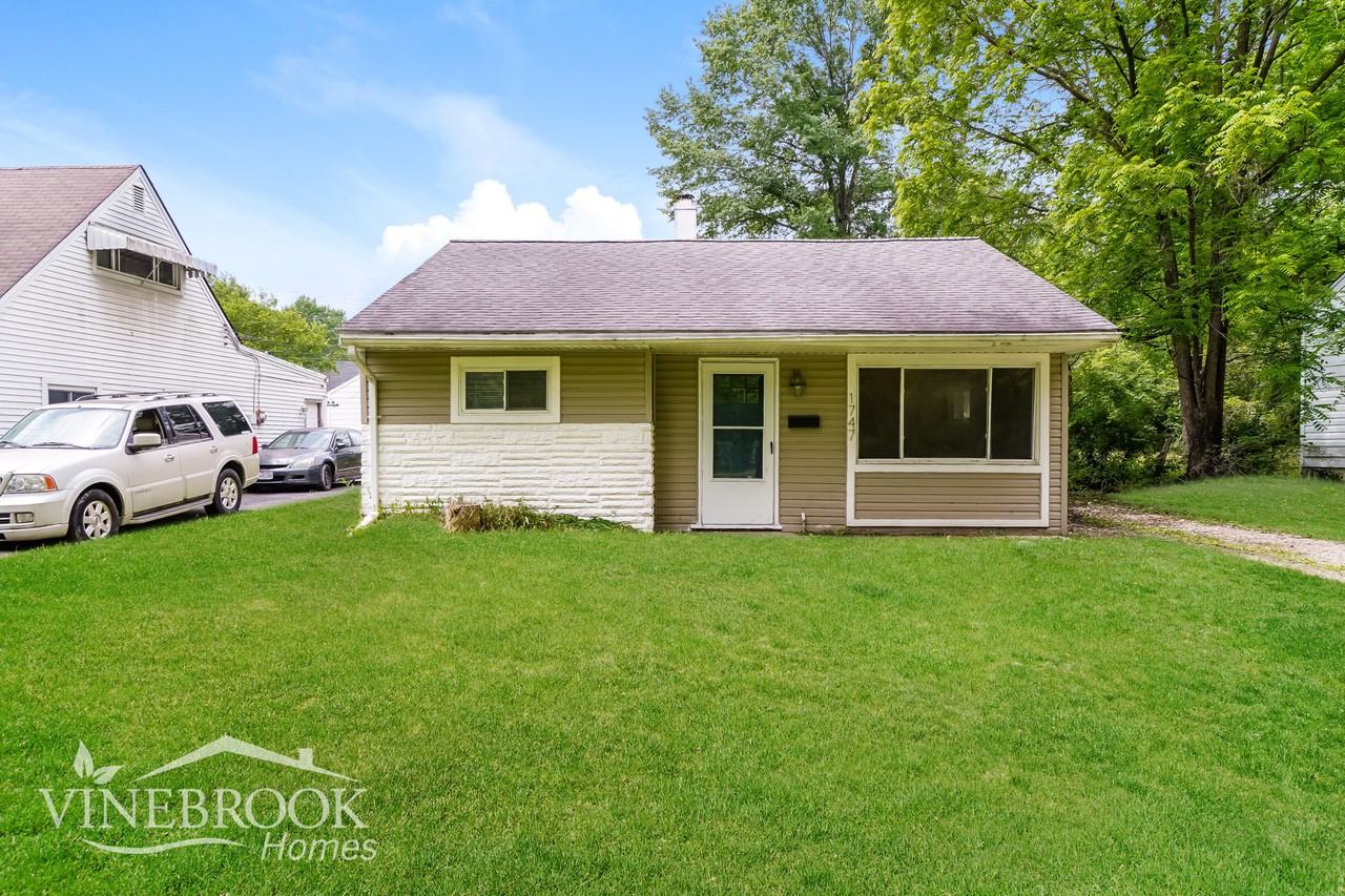 1747 Brentnell Ave - Photo 2 of 15