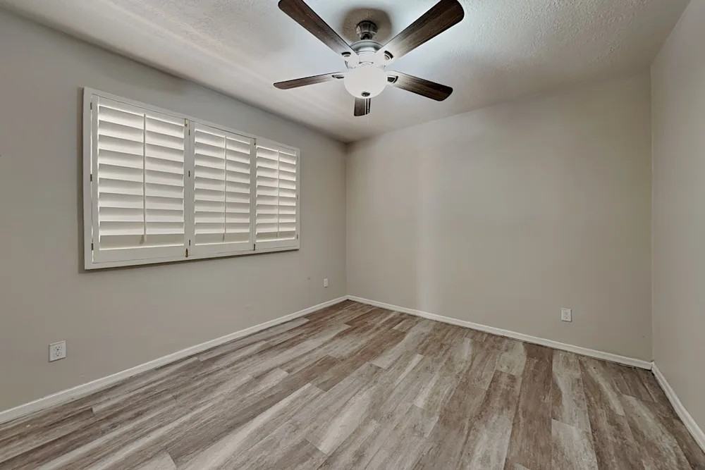 4841 West Vogel Avenue - Photo 6 of 10
