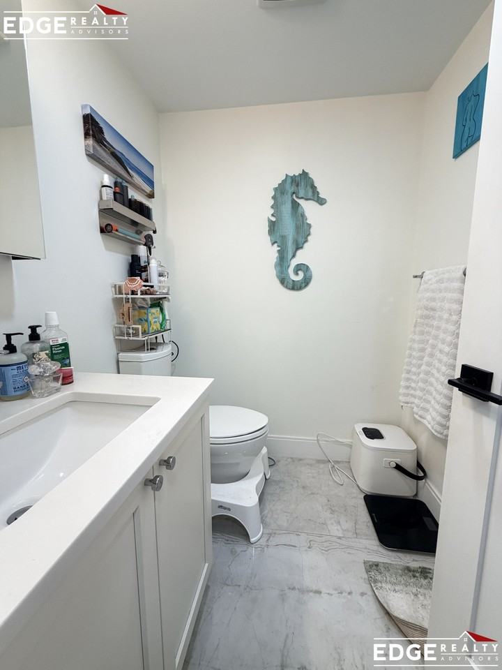 17 Lopez Ave #2 - Photo 4 of 5