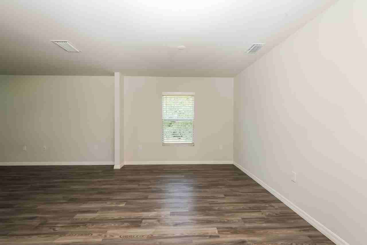 27329 Senator Dr - Photo 5 of 17