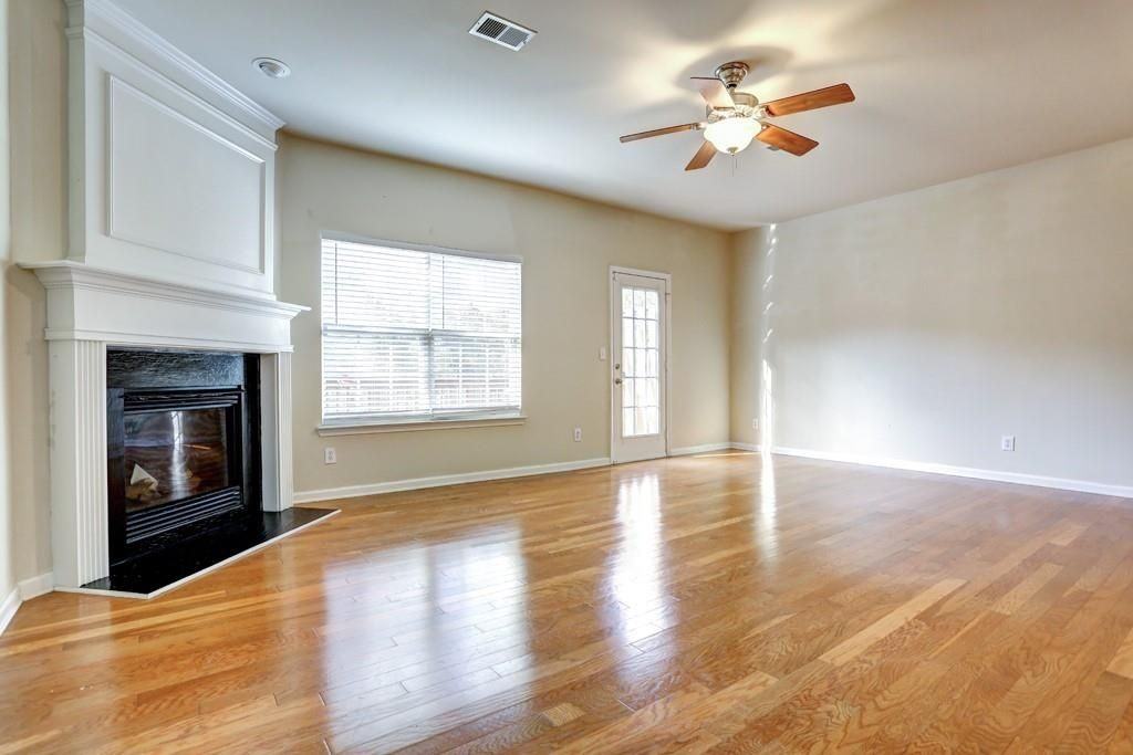 5624 Moresby Ct - Photo 7 of 38