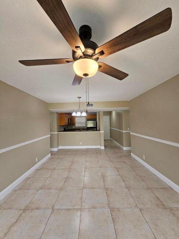1541 Windorah Way ##C - Photo 2 of 9
