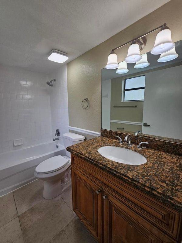 1541 Windorah Way ##C - Photo 6 of 9