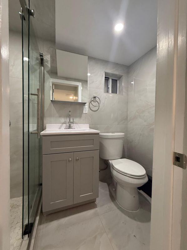 251 E 46th St ##Ll - Photo 3 of 9