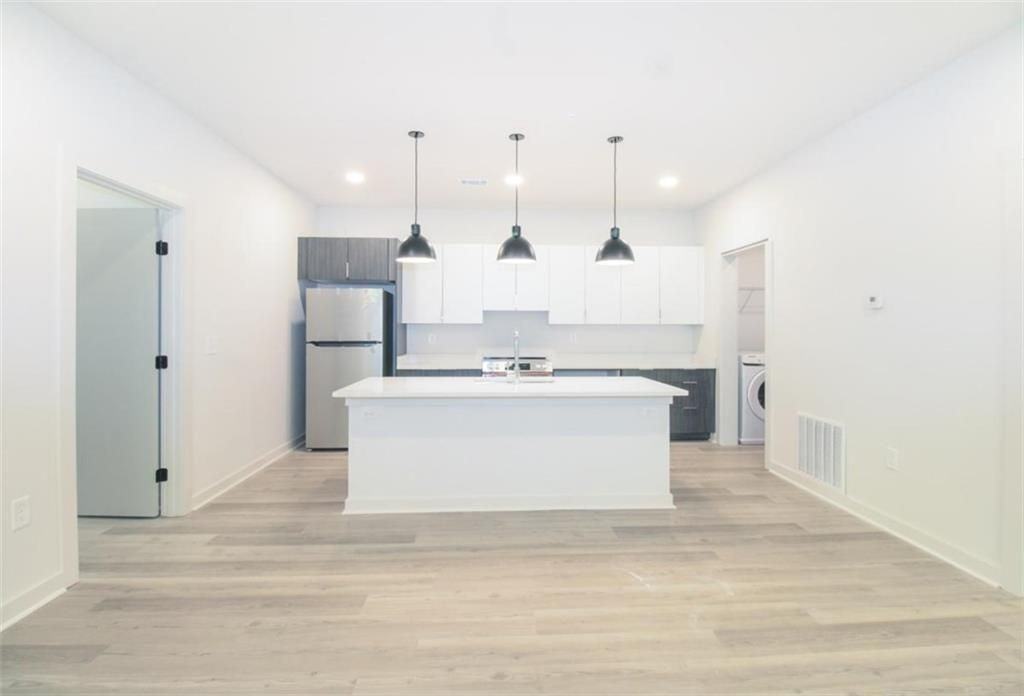 260 Martha Dr - Photo 3 of 11